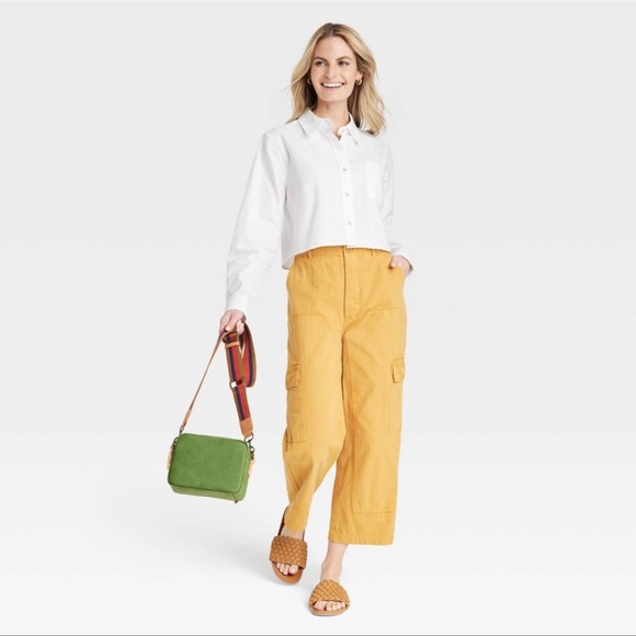 Women’s Long Sleeve Button Down Cropped Shirt - Picture 2 of 3